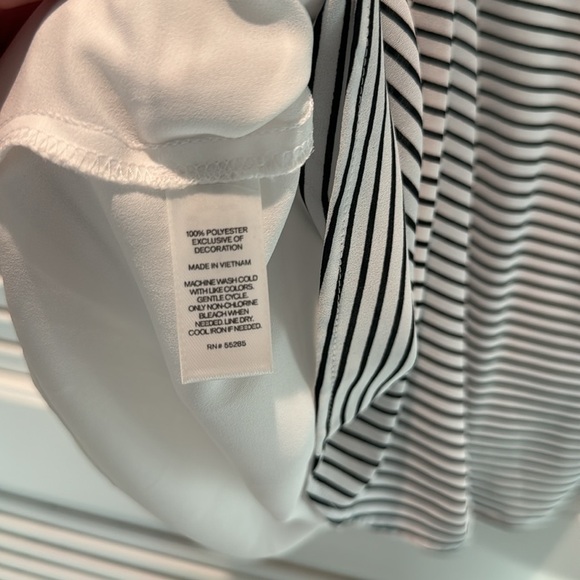 Express Black and White Stripe Tank Top Blouse with Lace Racerback - NWT - Picture 5 of 6